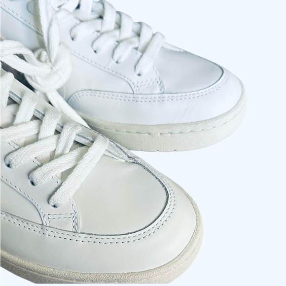 Veja | Women's V12 White | Beige Sneakers - Picture 6 of 6